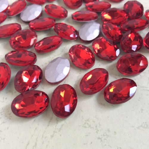 13x18mm Red Glass Oval Pointback Chatons Rhinestones - 10pcs